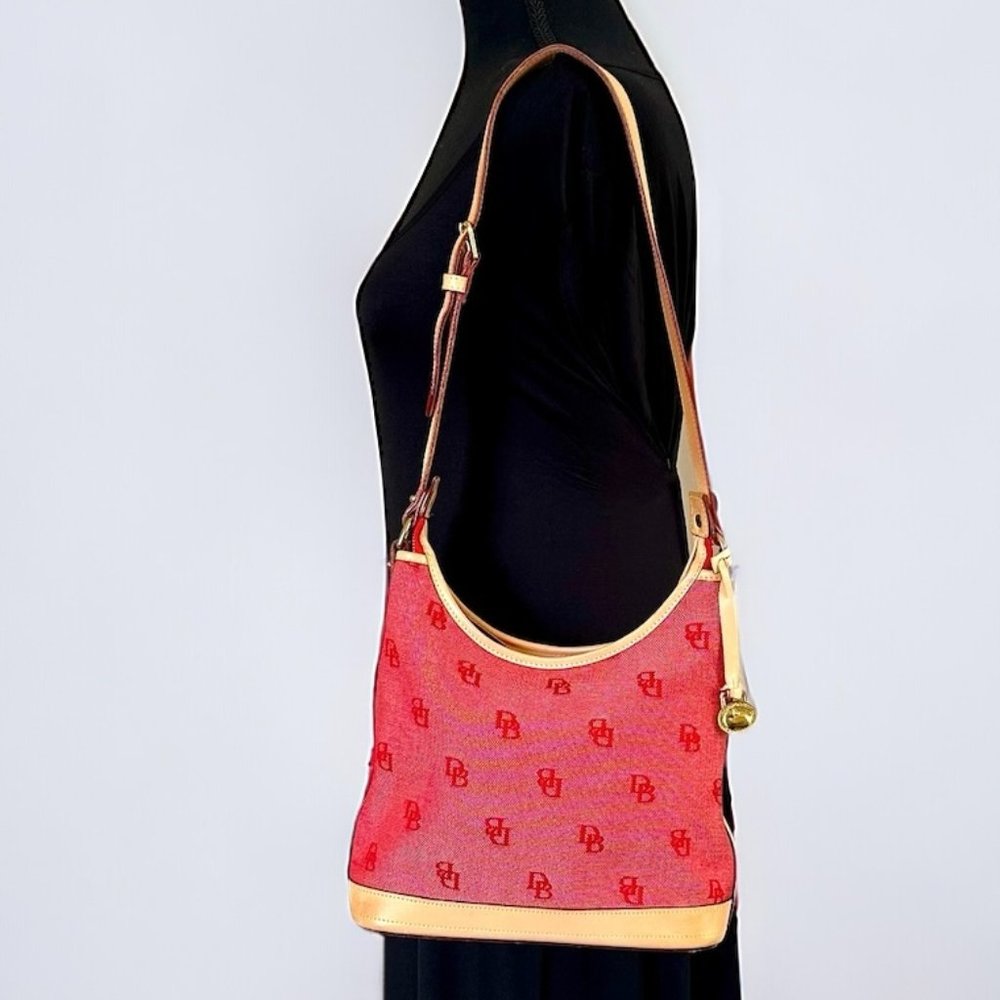 ⭐️⭐️SOLD⭐️⭐️ Dooney & Bourke Signature Canvas/Leather Shoulder Tote - Picture 2 of 15